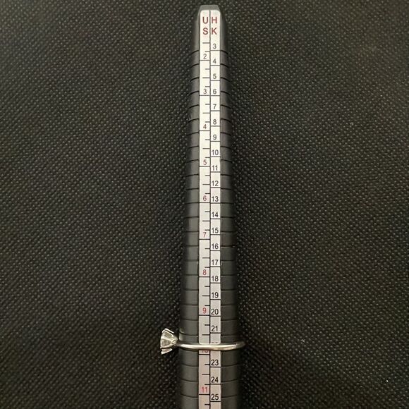 Large ring with a white gem - Picture 7 of 7